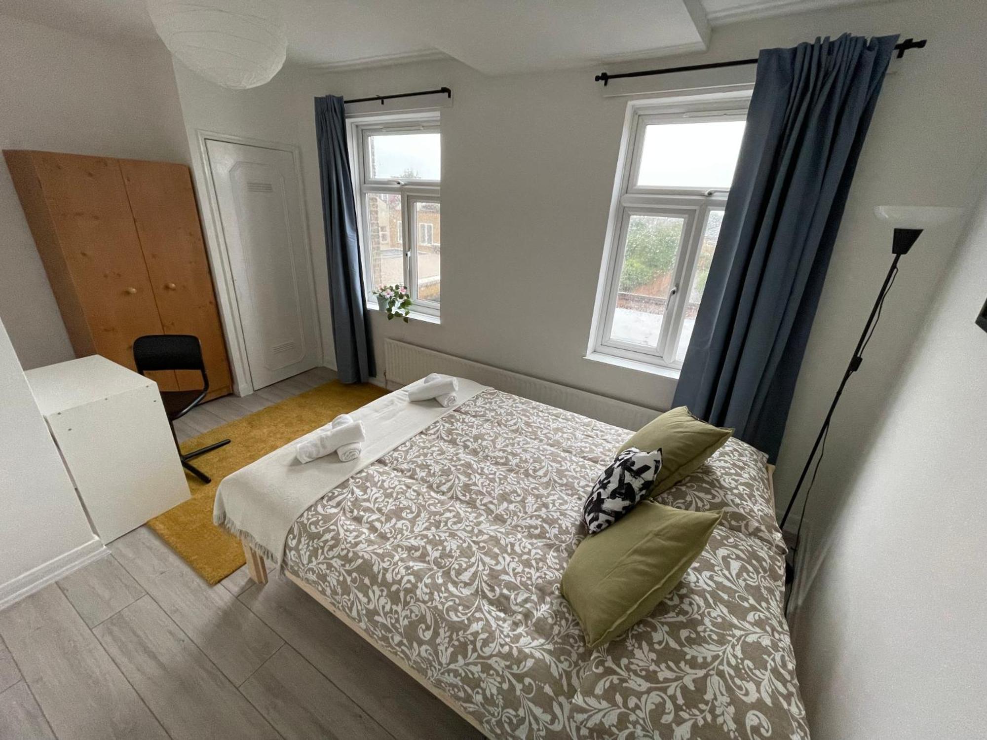 Luminous Family Flat *